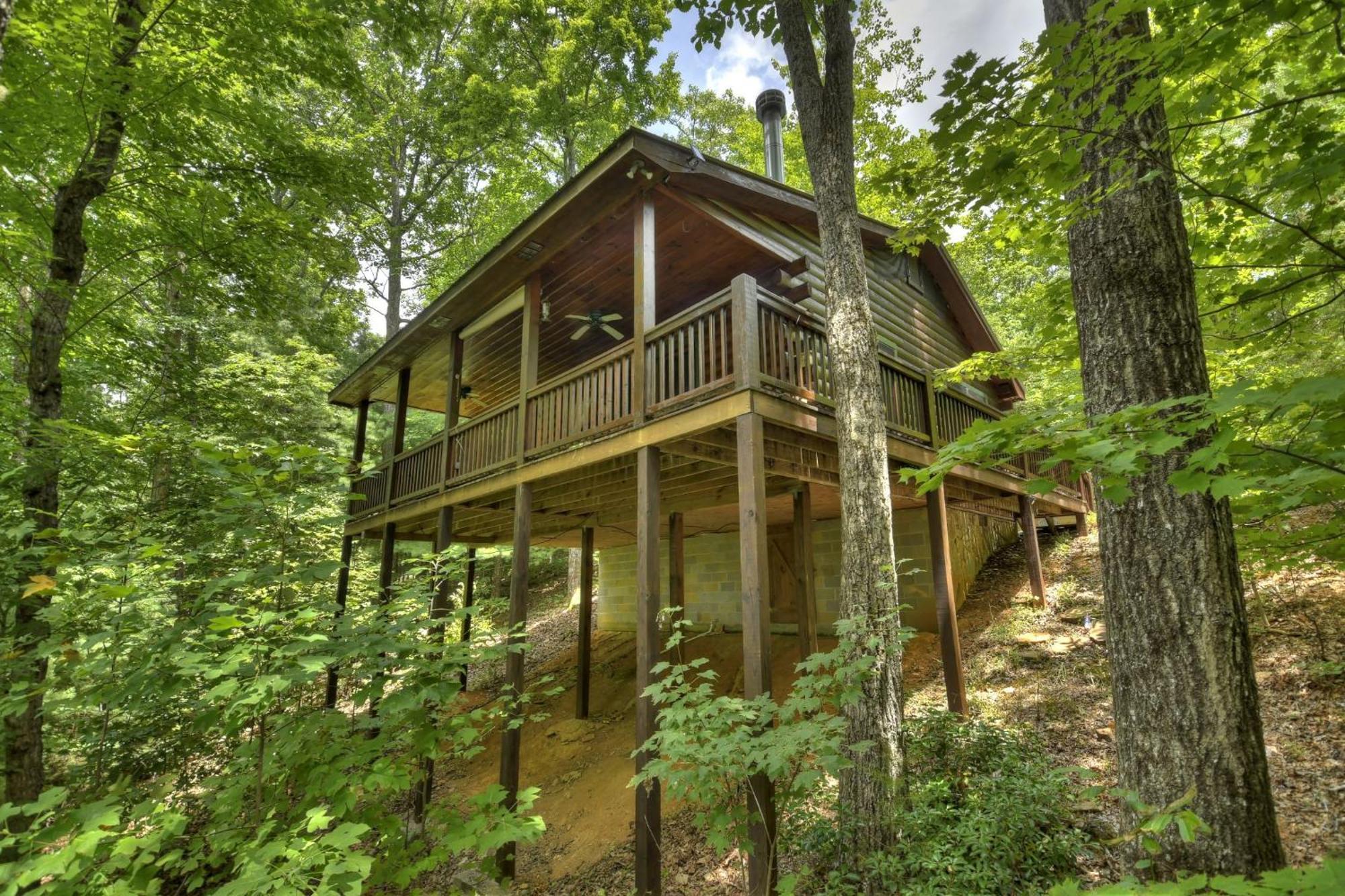 אלייז'ה Bearfoot Ridge Wood-Burning Fireplace Cozy Hot Tub Serene Views מראה חיצוני תמונה