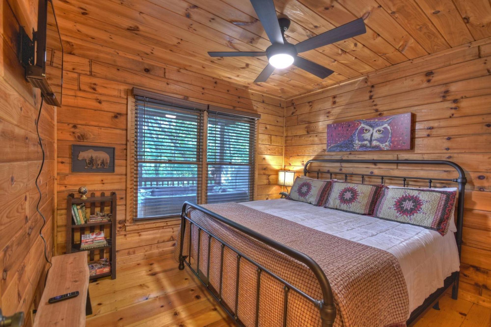 אלייז'ה Bearfoot Ridge Wood-Burning Fireplace Cozy Hot Tub Serene Views מראה חיצוני תמונה
