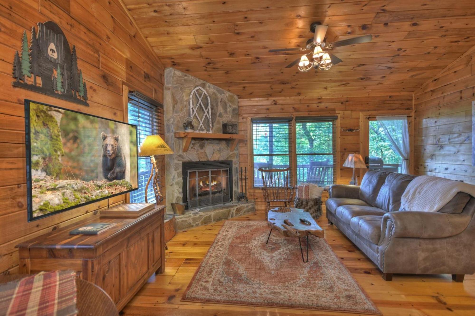 אלייז'ה Bearfoot Ridge Wood-Burning Fireplace Cozy Hot Tub Serene Views מראה חיצוני תמונה
