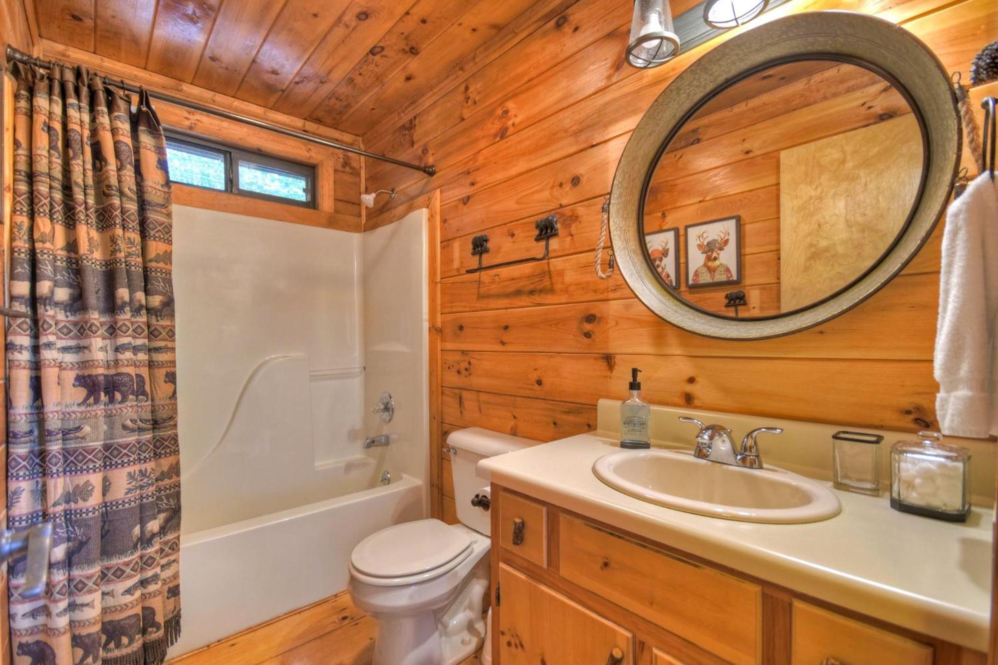 אלייז'ה Bearfoot Ridge Wood-Burning Fireplace Cozy Hot Tub Serene Views מראה חיצוני תמונה